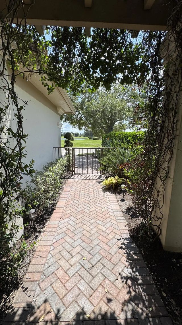 4 of 31 - 102 Se Rio Palermo, Port St. Lucie, FL