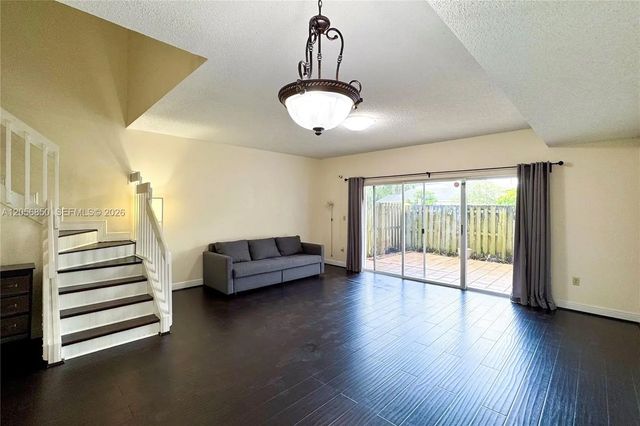4 of 40 - 11848 Sw 100th Street, Miami, FL