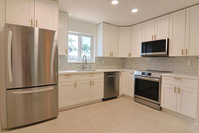 4 of 28 - 5424 Ne 21st Terrace, Fort Lauderdale, FL
