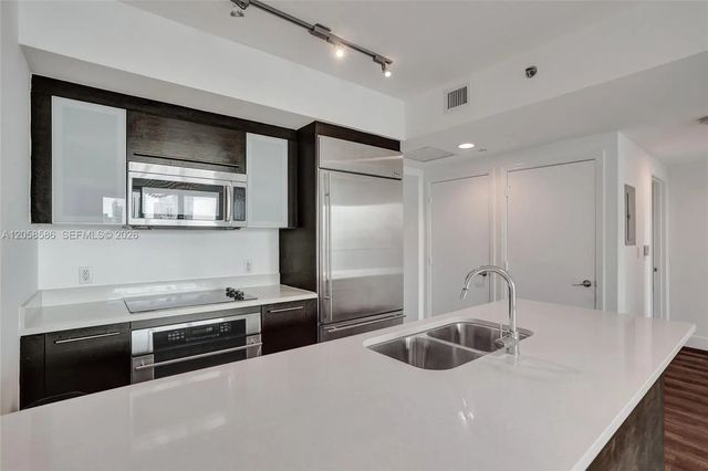 4 of 22 - 55 Se 6th Street #3604, Miami, FL