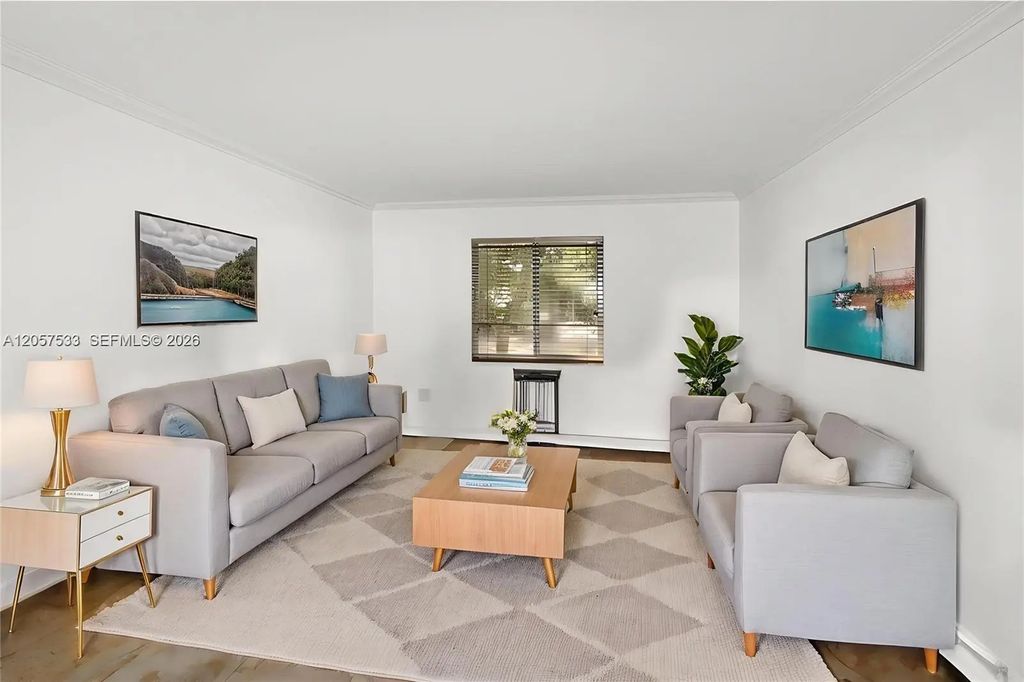 8617 Sw 68th Court #24, Pinecrest