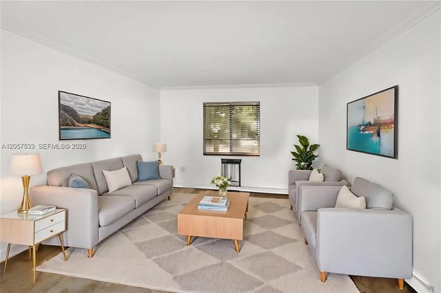 8617 Sw 68th Court #24, Pinecrest
