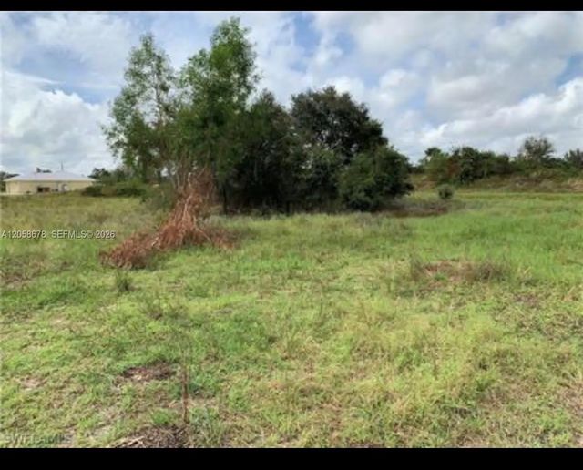 4 of 6 - 705 Labrador Avenue N, Lehigh Acres, FL