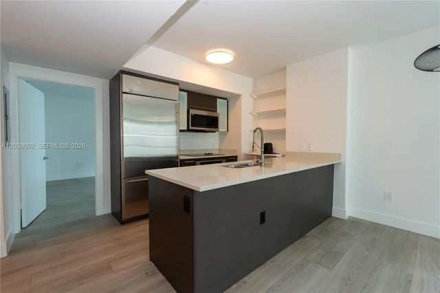 3 of 47 - 500 Brickell Avenue #1407, Miami, FL