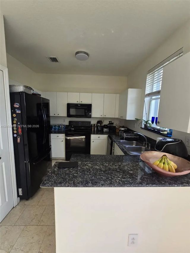 5 of 23 - 7950 Nw 108th Place, Doral, FL