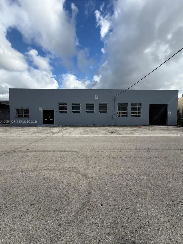 211 W 22nd Street, Hialeah