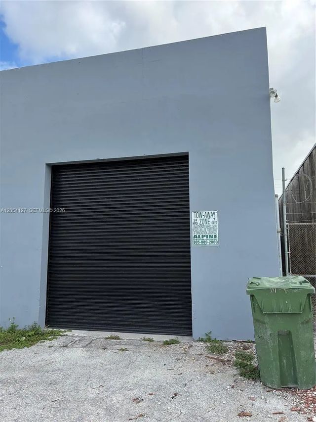 3 of 7 - 211 W 22nd Street, Hialeah, FL