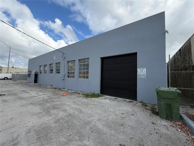 4 of 7 - 211 W 22nd Street, Hialeah, FL