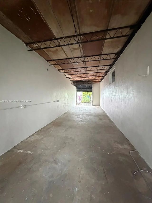 5 of 7 - 211 W 22nd Street, Hialeah, FL