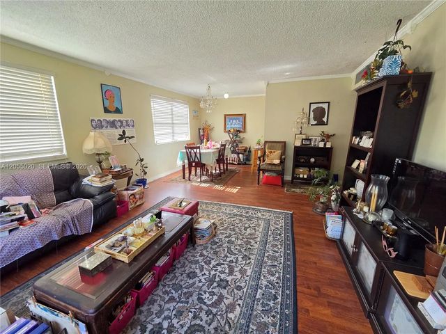 3 of 16 - 9020 Ne 8th Avenue #2f, Miami Shores, FL