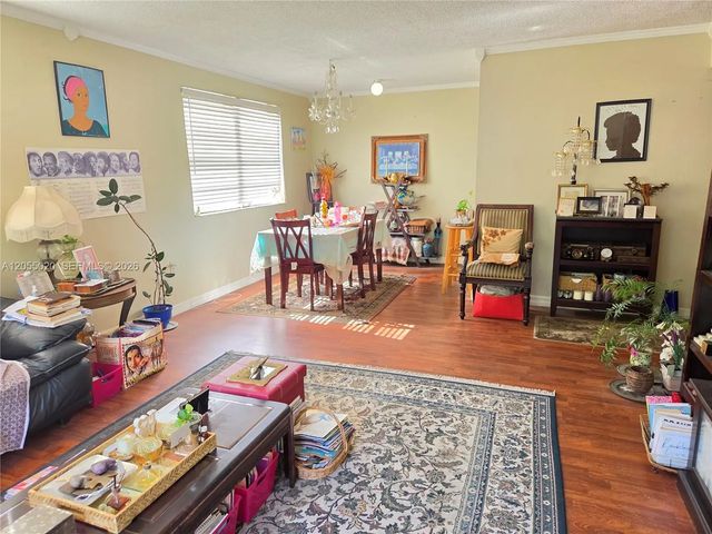 4 of 16 - 9020 Ne 8th Avenue #2f, Miami Shores, FL