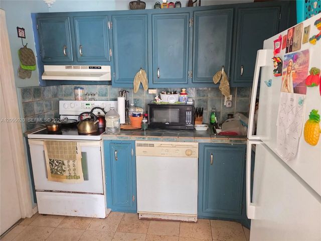 5 of 16 - 9020 Ne 8th Avenue #2f, Miami Shores, FL