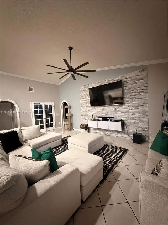 3 of 12 - 19450 Nw 7th Street, Pembroke Pines, FL