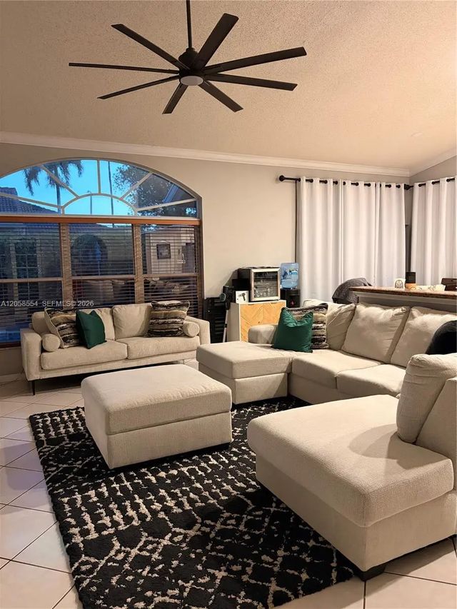 4 of 12 - 19450 Nw 7th Street, Pembroke Pines, FL