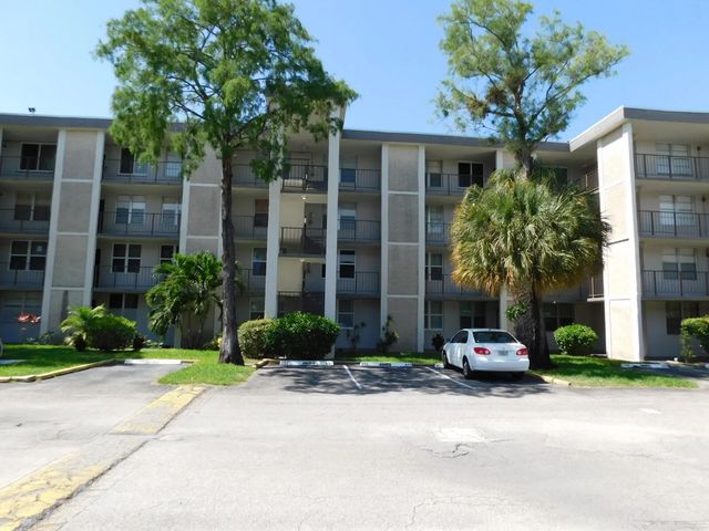 4851 Nw 26th Court #443, Lauderdale Lakes