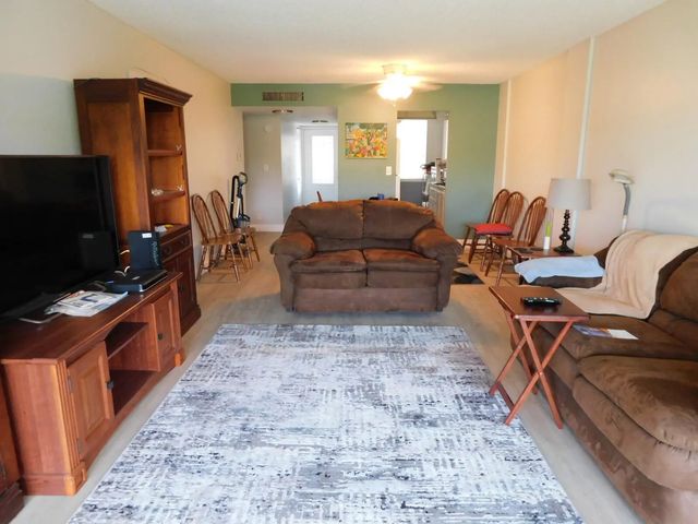 3 of 30 - 4851 Nw 26th Court #443, Lauderdale Lakes, FL