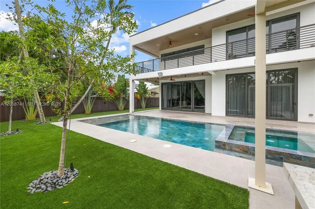 2 of 72 - 436 Ne 10th Avenue, Fort Lauderdale, FL