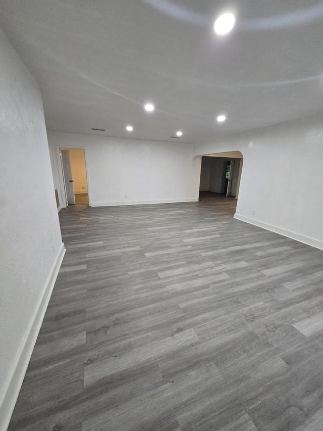 3 of 32 - 8305 Hogan Road, Jacksonville, FL