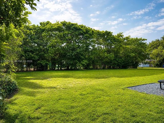 2 of 9 - 1820 Ne 153rd Street, North Miami Beach, FL
