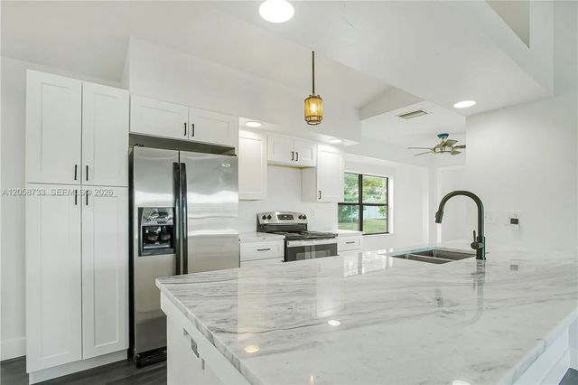 2935 Sw 1st Place, Cape Coral