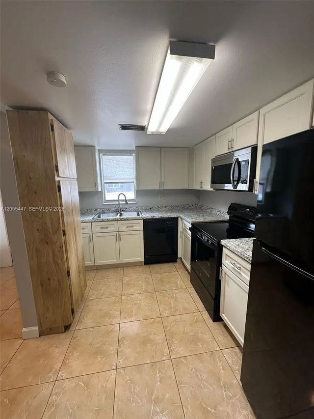 4 of 18 - 4159 Sw 66th Lane #120, Davie, FL