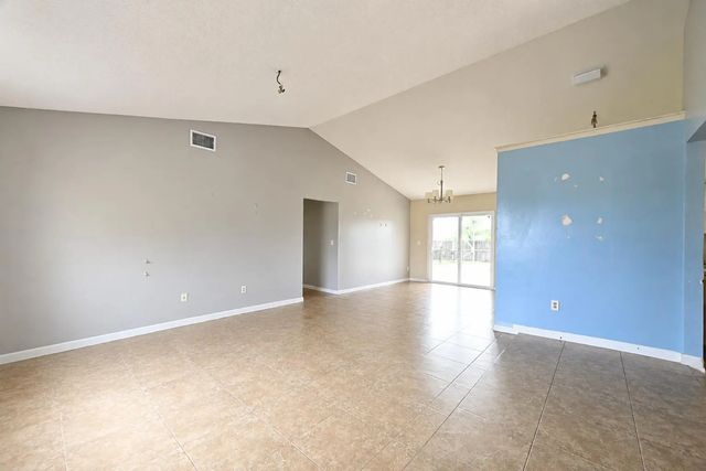 4 of 34 - 392 Se Crosspoint Drive, Port St. Lucie, FL