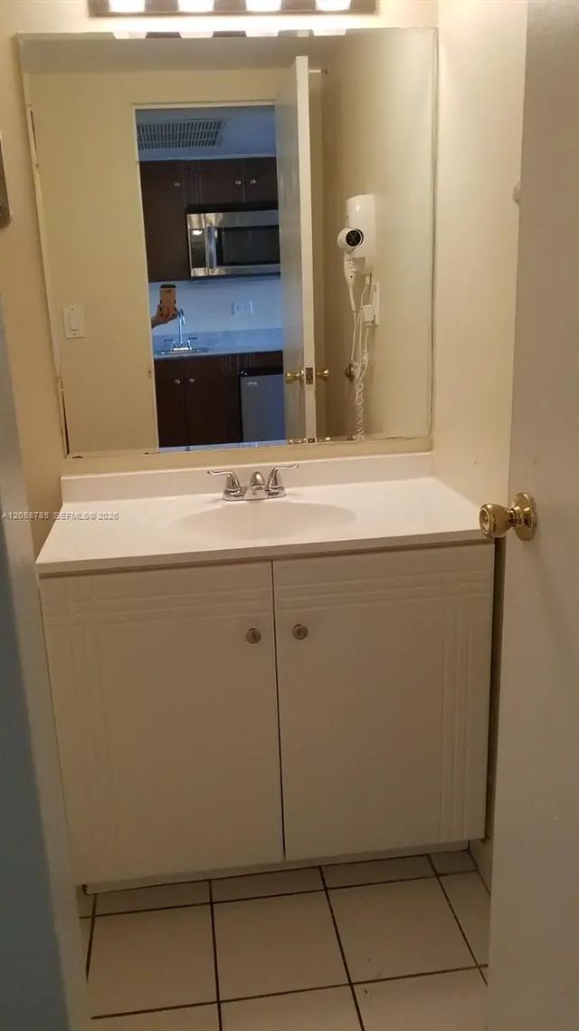 3 of 9 - 19201 Collins Avenue #429, Sunny Isles Beach, FL