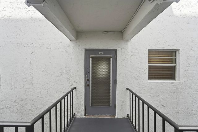 4 of 39 - 3000 E Sunrise Lakes Drive E #223, Sunrise, FL