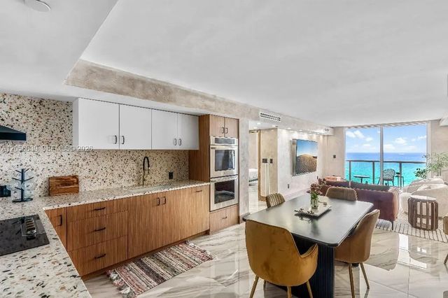 4 of 49 - 2457 Collins Avenue #1603, Miami Beach, FL