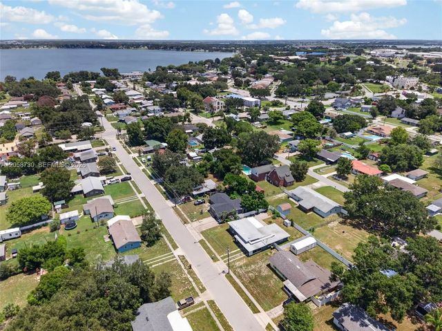 215 Palm Avenue, 