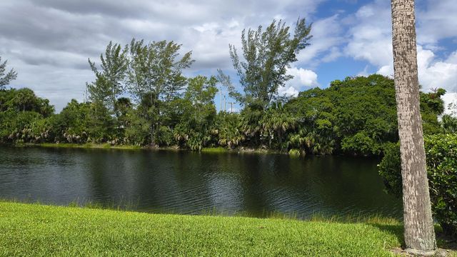5 of 19 - 173 Lake Meryl Drive, West Palm Beach, FL