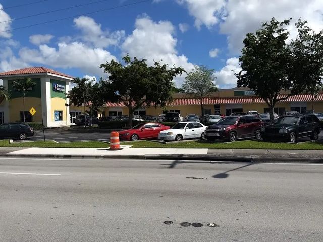 660 N State Rd 7, Plantation