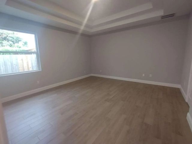 5 of 15 - 662 Ne Waverly Terrace, Jensen Beach, FL