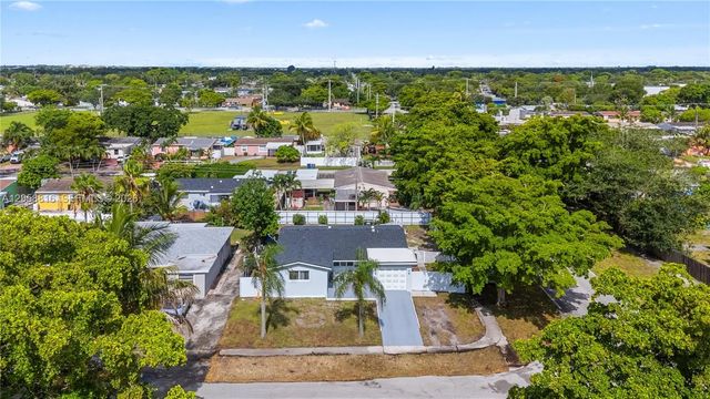 3 of 47 - 840 N 70th Way, Hollywood, FL