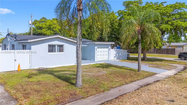 4 of 47 - 840 N 70th Way, Hollywood, FL