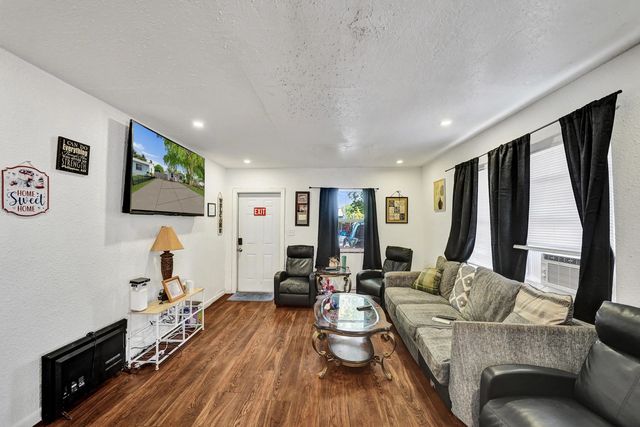 4 of 16 - 2815 Adams Street, Hollywood, FL