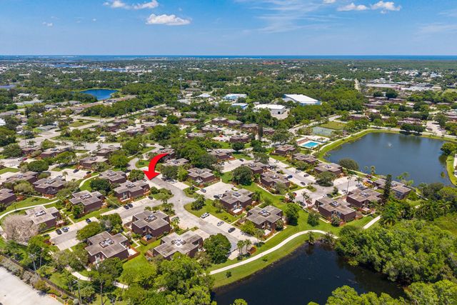 5684 Se Windsong Lane, Stuart