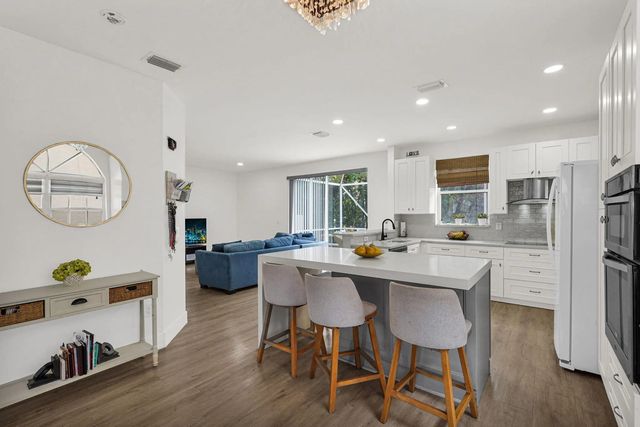 3 of 48 - 527 Nw 87th Lane, Coral Springs, FL