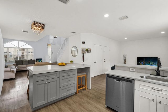 5 of 48 - 527 Nw 87th Lane, Coral Springs, FL