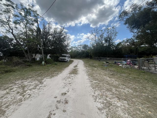 4 of 5 - 3608 Smithtown Road, Sebring, FL