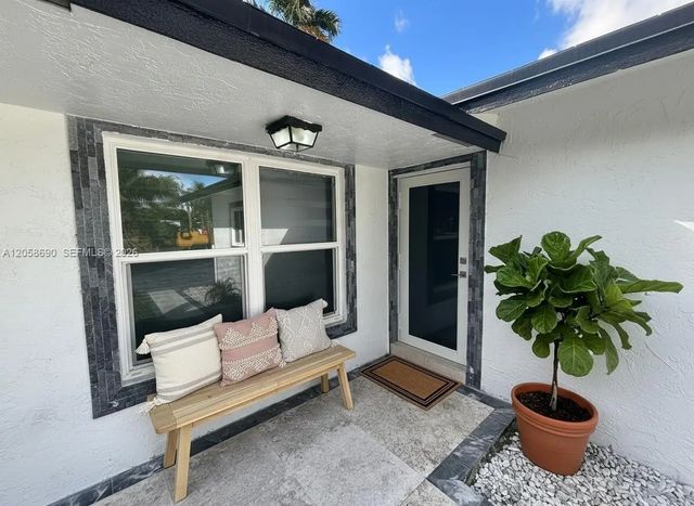 3 of 27 - 2900 Sw 16th Street, Fort Lauderdale, FL