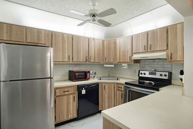 4 of 26 - 5930 Whispering Pine Way #c-2, Greenacres, FL