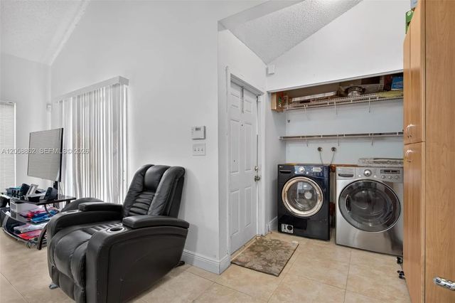 4 of 17 - 2422 Nw 55th Terrace, Lauderhill, FL