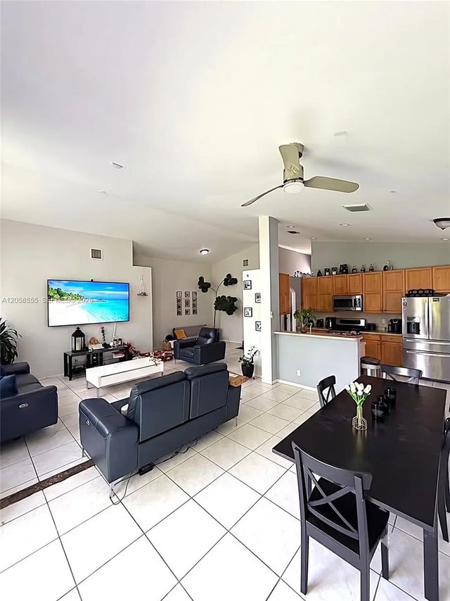 4 of 24 - 13237 Nw 15th Court, Pembroke Pines, FL