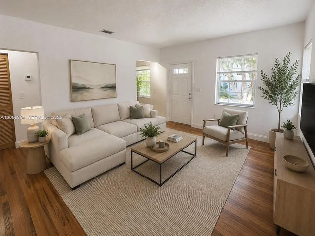 4 of 17 - 8335 Crespi Boulevard #2, Miami Beach, FL