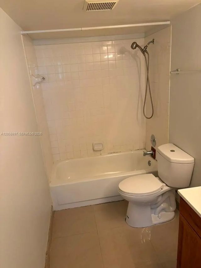 3 of 24 - 3461 Nw 44th Street #102, Oakland Park, FL
