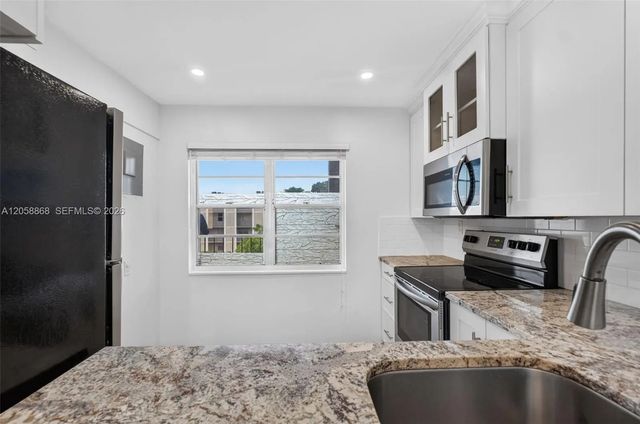 5 of 33 - 2900 Nw 48th Terrace #310, Lauderdale Lakes, FL