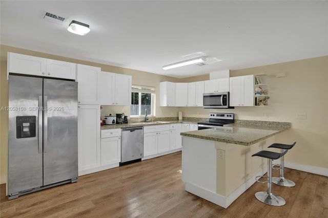 4 of 29 - 2820 Nw 4th Street, Pompano Beach, FL