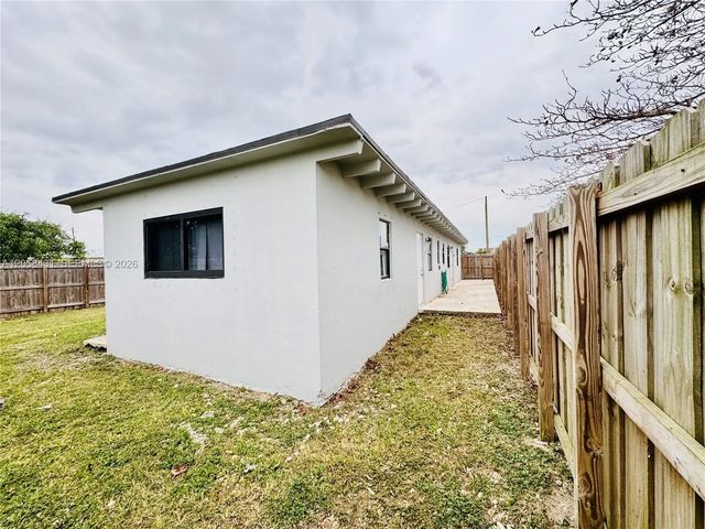 2 of 14 - 536 Sw 6th Terrace, Homestead, FL