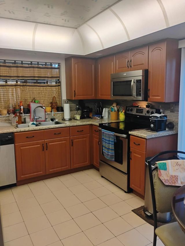 4 of 35 - 5665 Lakeview Mews Drive, Boynton Beach, FL